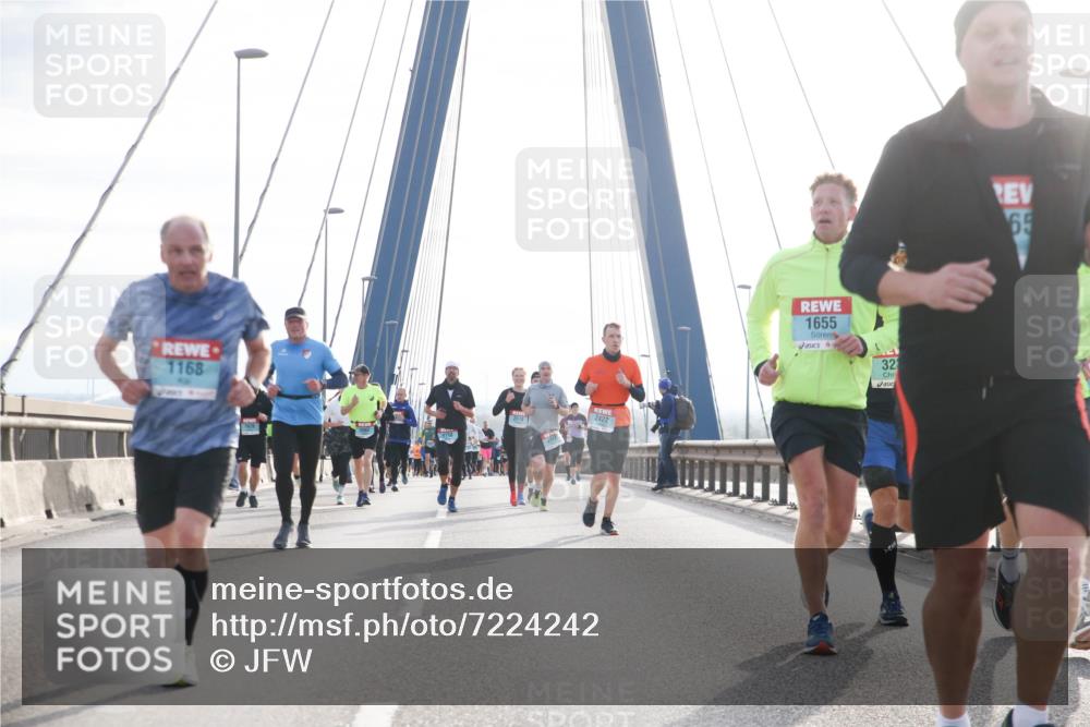 03.10.2024 - Köhlbrandbrückenlauf Jannik Wohlers http://msf.ph/oto/7224242 03.10.2024 09:24:20 Position 1 1168, 2422, 1655, 32, 65 meine-sportfotos.de