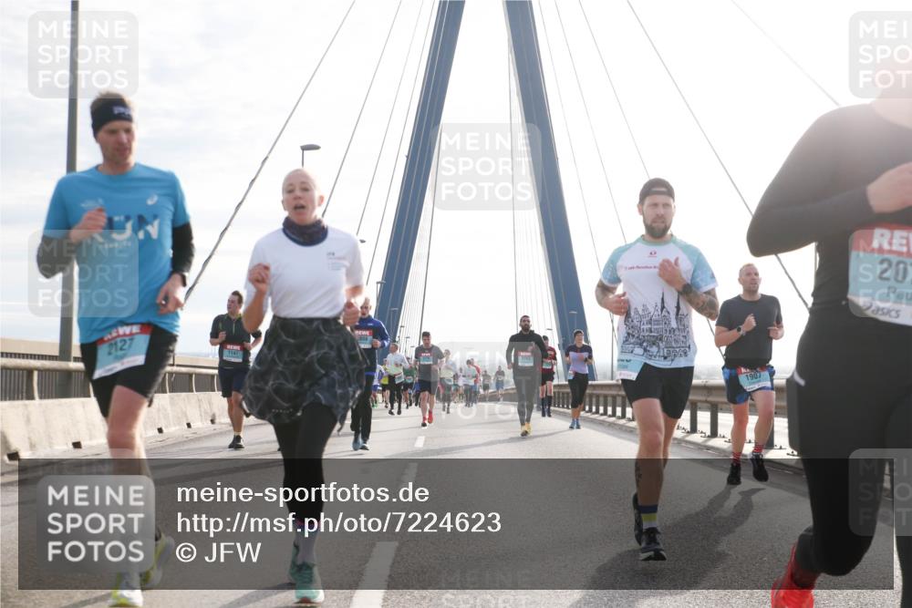 03.10.2024 - Köhlbrandbrückenlauf Jannik Wohlers http://msf.ph/oto/7224623 03.10.2024 09:24:27 Position 1 2127, 1147, 1907, 20 meine-sportfotos.de