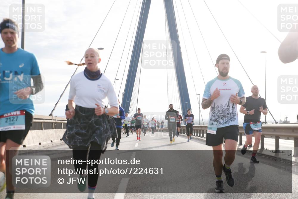 03.10.2024 - Köhlbrandbrückenlauf Jannik Wohlers http://msf.ph/oto/7224631 03.10.2024 09:24:27 Position 1 2127, 1907 meine-sportfotos.de