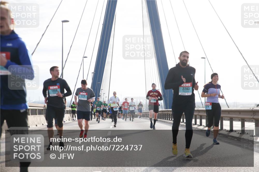 03.10.2024 - Köhlbrandbrückenlauf Jannik Wohlers http://msf.ph/oto/7224737 03.10.2024 09:24:30 Position 1 1958, 1279, 1535, 2283, 1674 meine-sportfotos.de