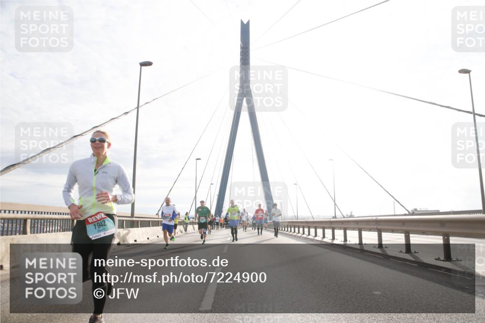 03.10.2024 - Köhlbrandbrückenlauf Jannik Wohlers http://msf.ph/oto/7224900 03.10.2024 09:24:37 Position 1 1942 meine-sportfotos.de