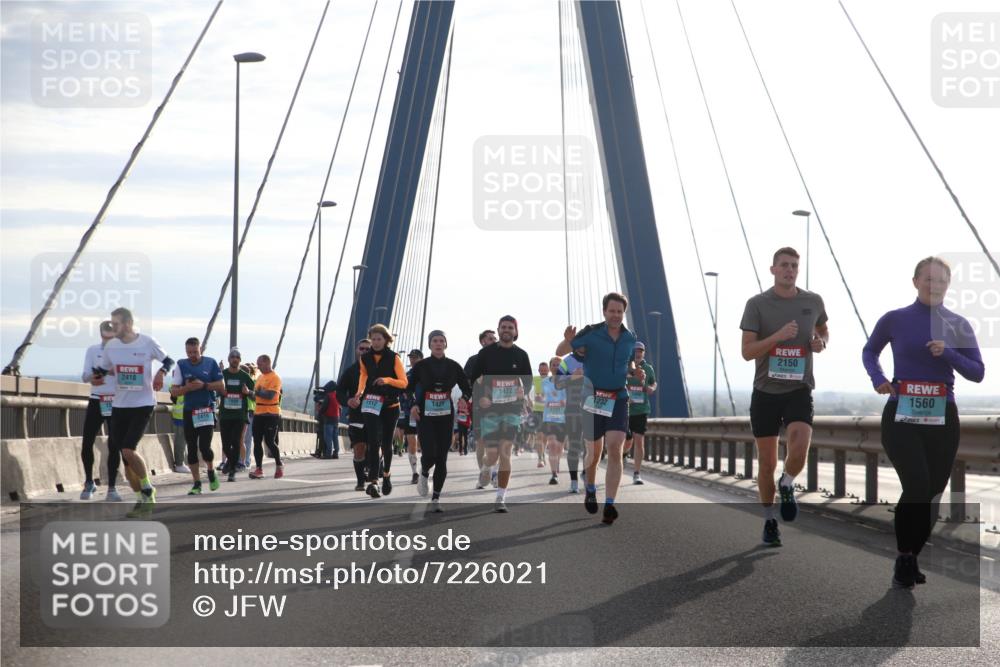 03.10.2024 - Köhlbrandbrückenlauf Jannik Wohlers http://msf.ph/oto/7226021 03.10.2024 09:24:45 Position 1 2418, 1422, 1912, 1421, 1232, 1721, 2150, 1560 meine-sportfotos.de