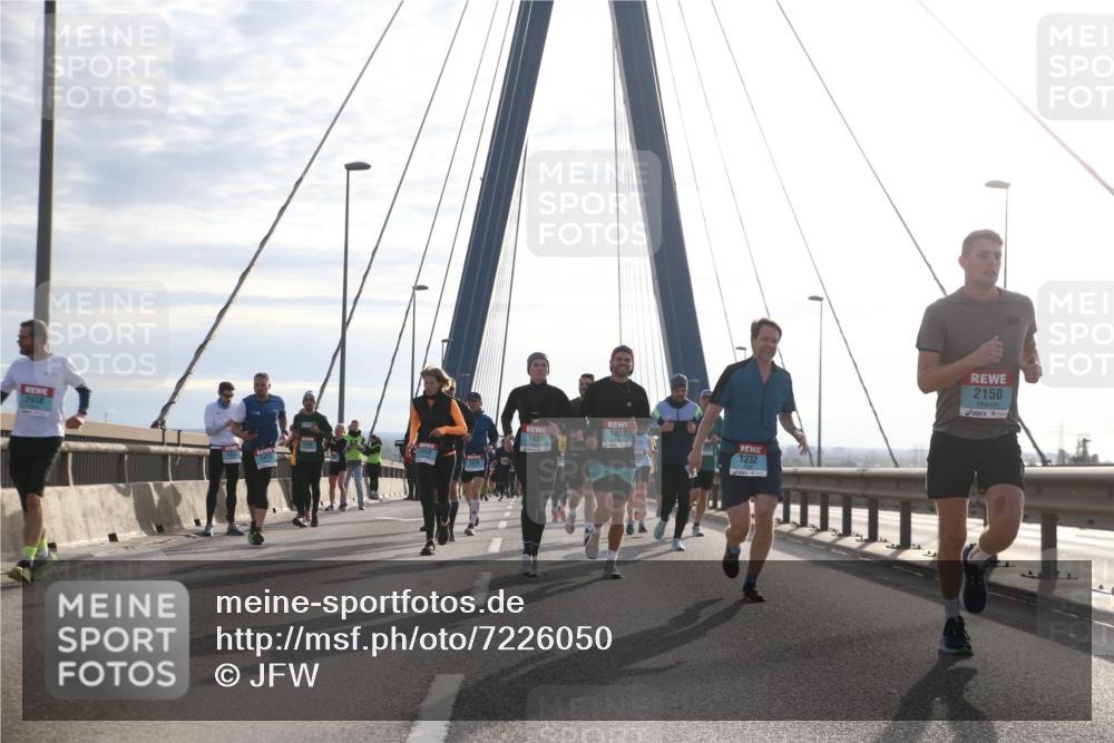 03.10.2024 - Köhlbrandbrückenlauf Jannik Wohlers http://msf.ph/oto/7226050 03.10.2024 09:24:46 Position 1 2418, 1970, 1422, 1421, 1232, 2150 meine-sportfotos.de