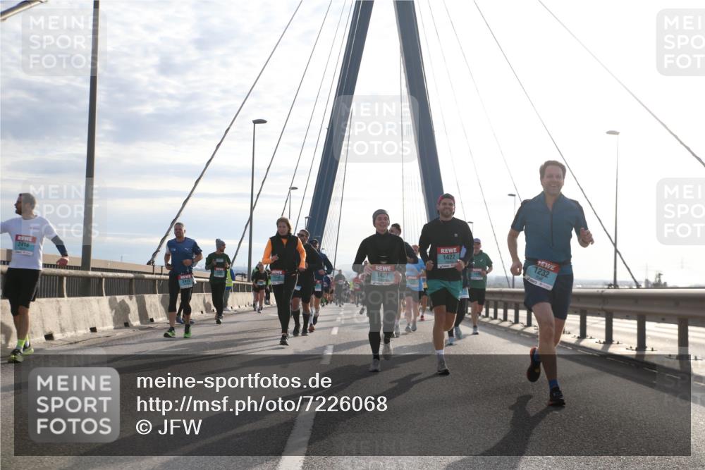 03.10.2024 - Köhlbrandbrückenlauf Jannik Wohlers http://msf.ph/oto/7226068 03.10.2024 09:24:47 Position 1 2418, 1422, 1232, 1912, 1421 meine-sportfotos.de