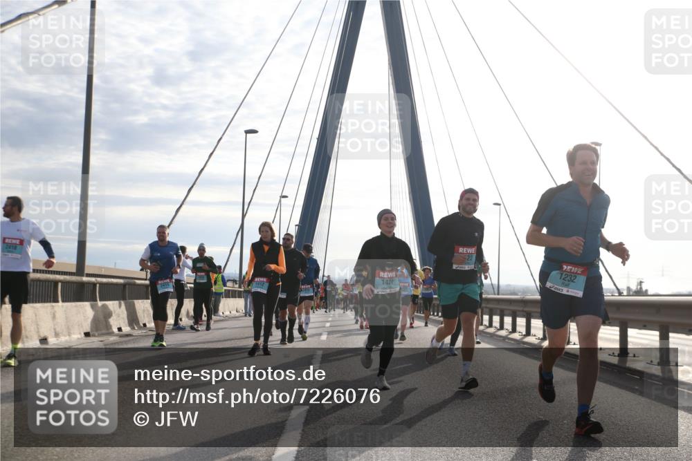 03.10.2024 - Köhlbrandbrückenlauf Jannik Wohlers http://msf.ph/oto/7226076 03.10.2024 09:24:47 Position 1 2418, 1421, 1912, 22, 1232 meine-sportfotos.de