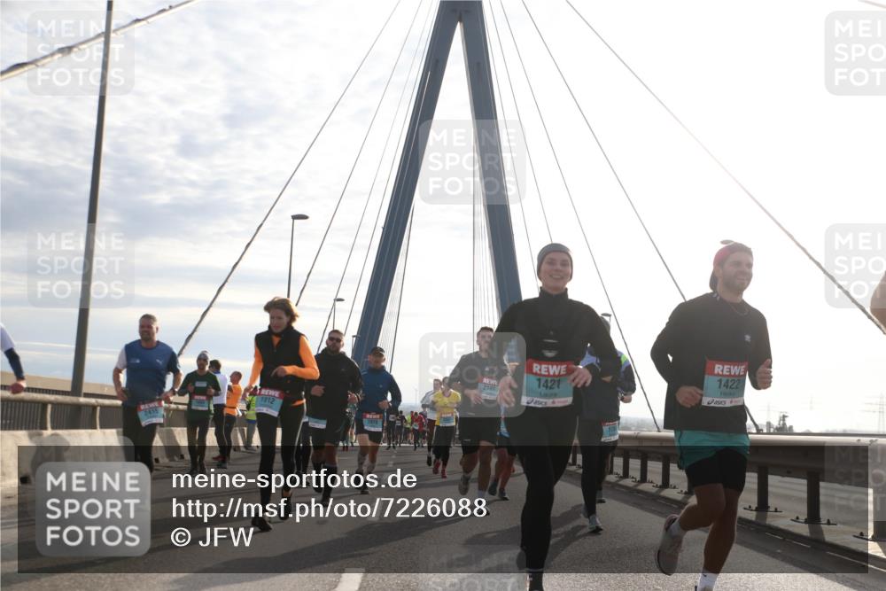 03.10.2024 - Köhlbrandbrückenlauf Jannik Wohlers http://msf.ph/oto/7226088 03.10.2024 09:24:48 Position 1 1912, 2415, 1970, 2182, 1421, 1422 meine-sportfotos.de