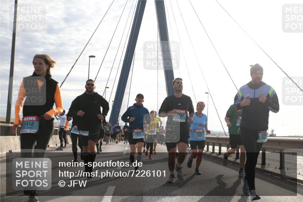 03.10.2024 - Köhlbrandbrückenlauf Jannik Wohlers http://msf.ph/oto/7226101 03.10.2024 09:24:50 Position 1 1912, 185, 1970, 2182, 1721, 175 meine-sportfotos.de