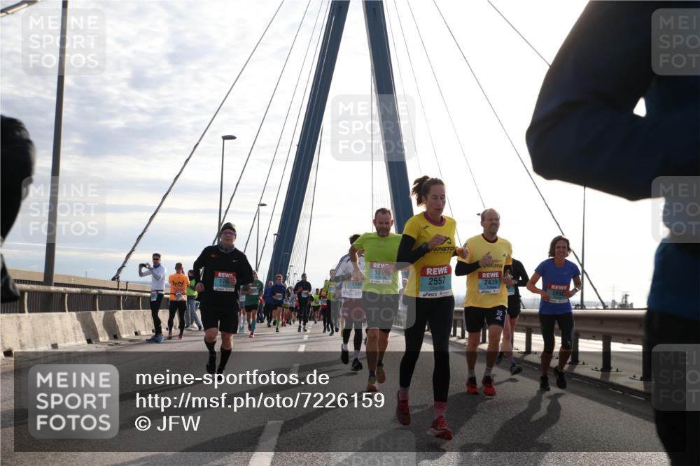 03.10.2024 - Köhlbrandbrückenlauf Jannik Wohlers http://msf.ph/oto/7226159 03.10.2024 09:24:52 Position 1 1762, 12, 2557, 2439, 1892 meine-sportfotos.de
