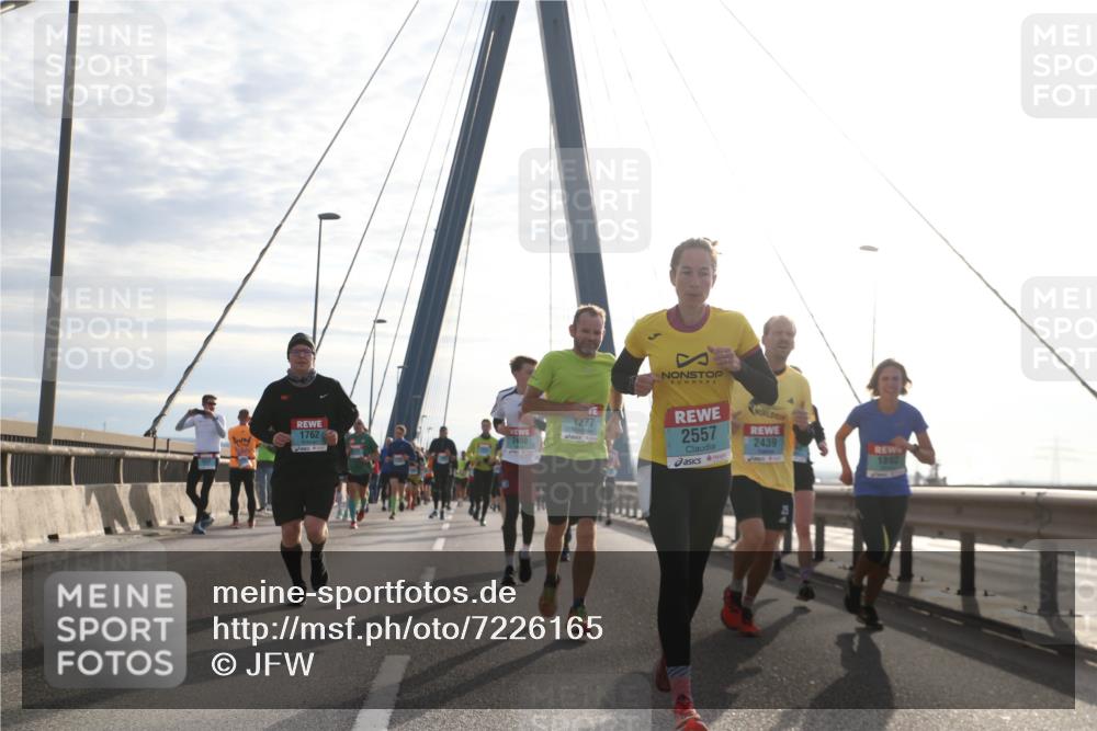 03.10.2024 - Köhlbrandbrückenlauf Jannik Wohlers http://msf.ph/oto/7226165 03.10.2024 09:24:52 Position 1 1762, 2400, 1277, 2557, 2439 meine-sportfotos.de