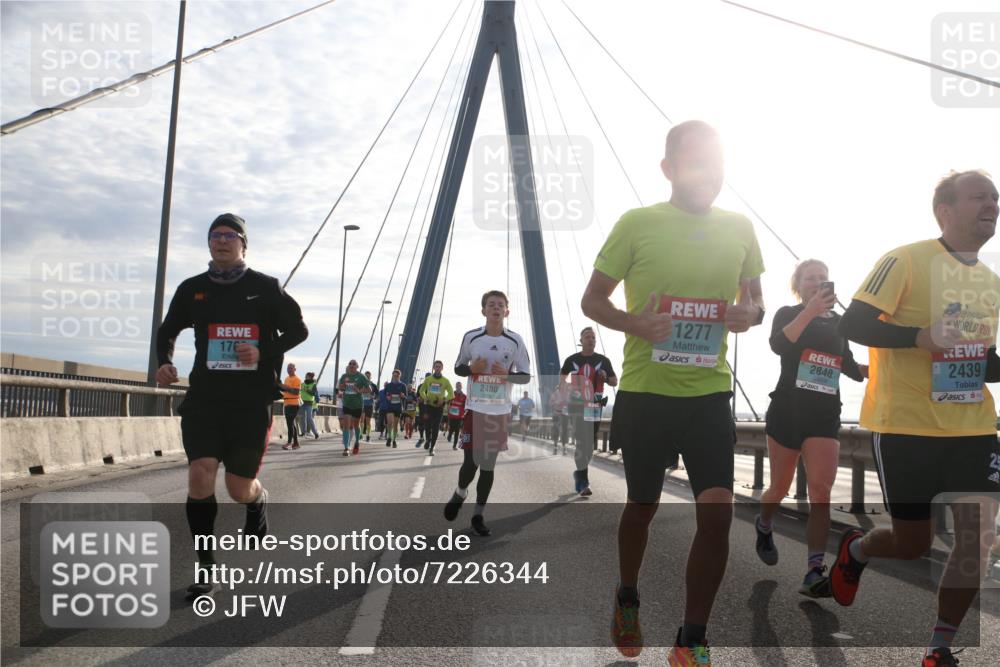 03.10.2024 - Köhlbrandbrückenlauf Jannik Wohlers http://msf.ph/oto/7226344 03.10.2024 09:24:54 Position 1 176, 2400, 1277, 2848, 2439 meine-sportfotos.de
