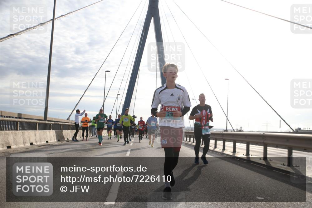 03.10.2024 - Köhlbrandbrückenlauf Jannik Wohlers http://msf.ph/oto/7226410 03.10.2024 09:24:55 Position 1 241 meine-sportfotos.de
