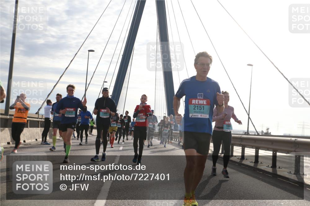 03.10.2024 - Köhlbrandbrückenlauf Jannik Wohlers http://msf.ph/oto/7227401 03.10.2024 09:24:58 Position 1 1442, 1910, 1909, 2151, 19, 1900 meine-sportfotos.de