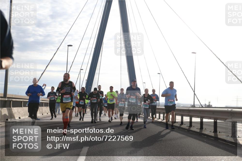 03.10.2024 - Köhlbrandbrückenlauf Jannik Wohlers http://msf.ph/oto/7227569 03.10.2024 09:25:01 Position 1 1901, 1647, 1616, 849, 1600, 1240 meine-sportfotos.de