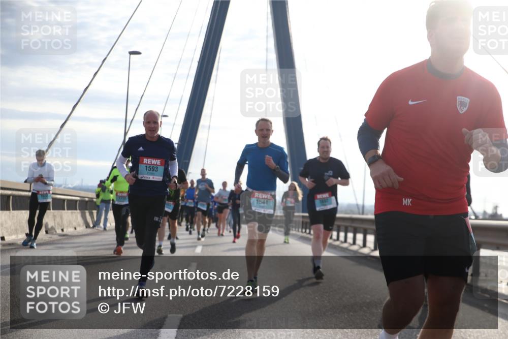 03.10.2024 - Köhlbrandbrückenlauf Jannik Wohlers http://msf.ph/oto/7228159 03.10.2024 09:25:06 Position 1 1522, 1710, 1593, 1541 meine-sportfotos.de