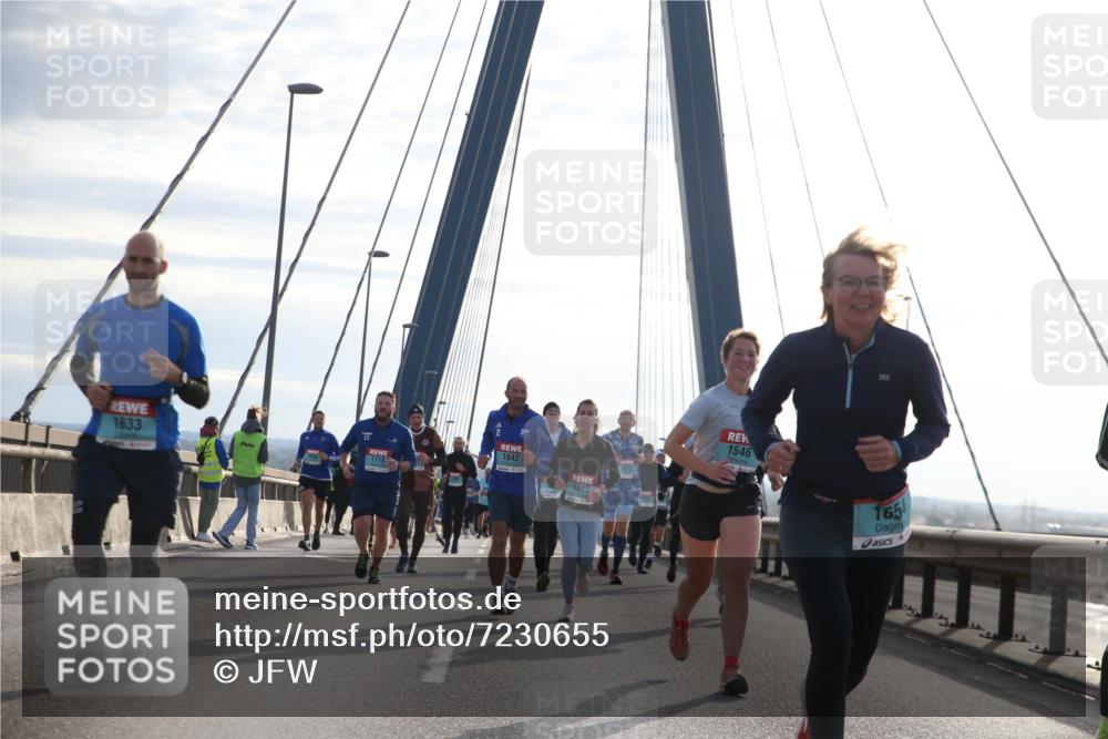 03.10.2024 - Köhlbrandbrückenlauf Jannik Wohlers http://msf.ph/oto/7230655 03.10.2024 09:25:12 Position 1 1633, 1842, 1719, 1843, 1546, 165 meine-sportfotos.de