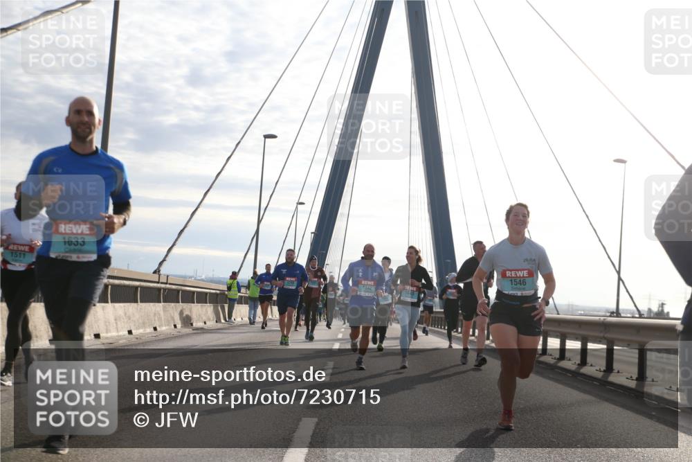 03.10.2024 - Köhlbrandbrückenlauf Jannik Wohlers http://msf.ph/oto/7230715 03.10.2024 09:25:13 Position 1 1511, 1633, 1546, 1842, 1843 meine-sportfotos.de