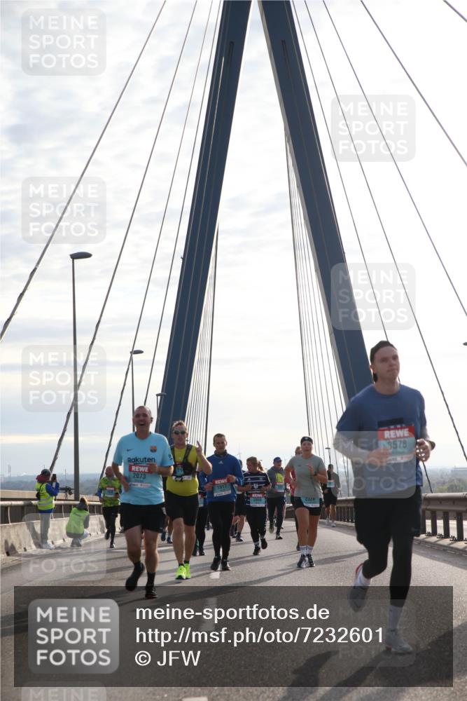 03.10.2024 - Köhlbrandbrückenlauf Jannik Wohlers http://msf.ph/oto/7232601 03.10.2024 09:25:25 Position 1 2073, 1917, 2320, 3578 meine-sportfotos.de