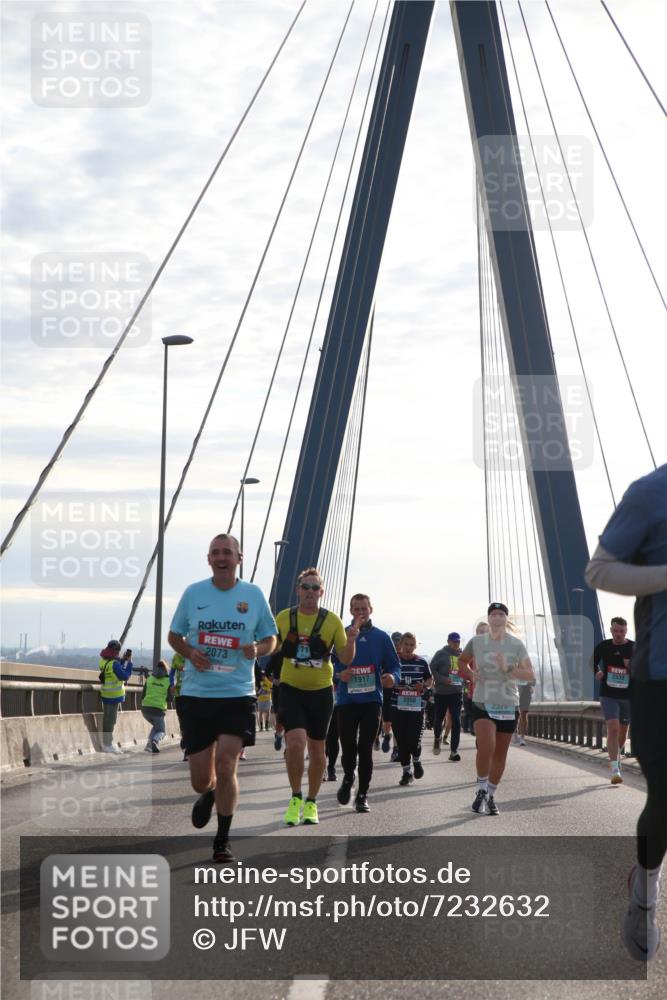 03.10.2024 - Köhlbrandbrückenlauf Jannik Wohlers http://msf.ph/oto/7232632 03.10.2024 09:25:26 Position 1 2073, 1917, 2320, 2530 meine-sportfotos.de