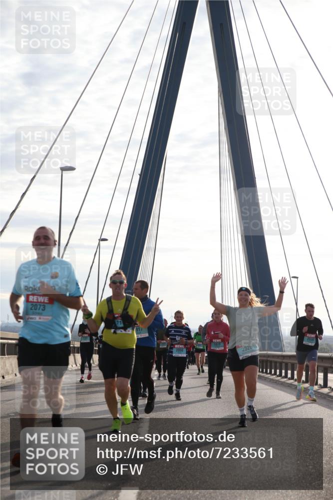 03.10.2024 - Köhlbrandbrückenlauf Jannik Wohlers http://msf.ph/oto/7233561 03.10.2024 09:25:27 Position 1 2073, 917, 2050, 1873, 232, 2530 meine-sportfotos.de
