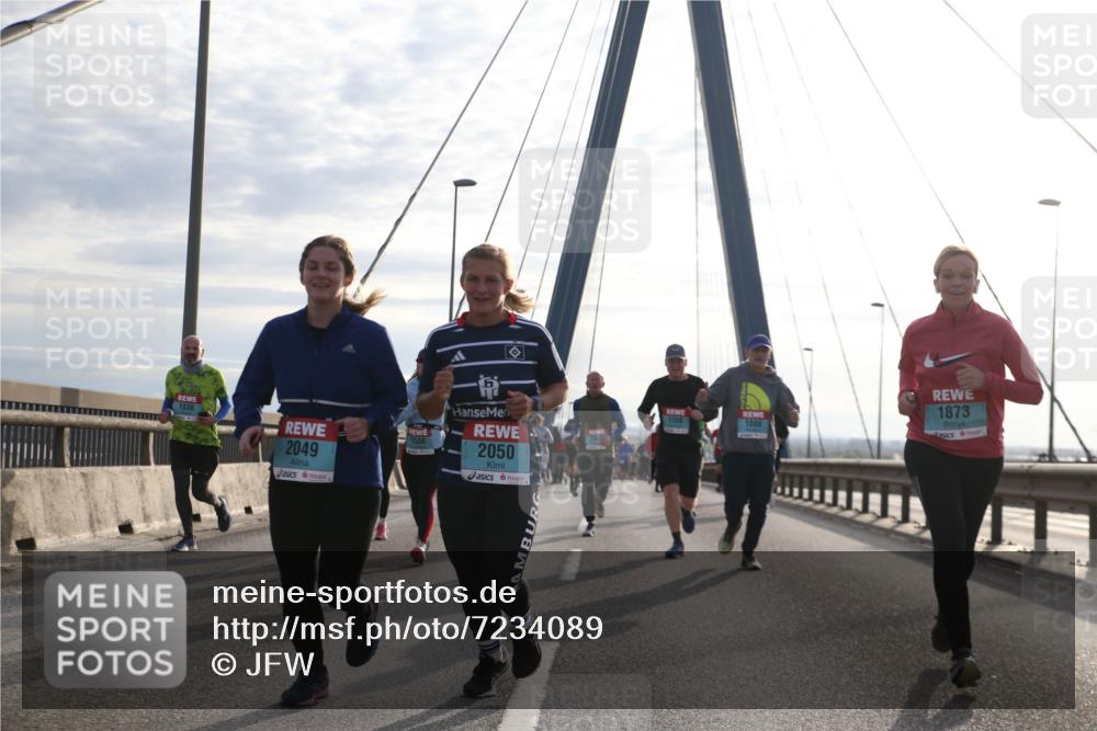 03.10.2024 - Köhlbrandbrückenlauf Jannik Wohlers http://msf.ph/oto/7234089 03.10.2024 09:25:31 Position 1 1838, 2049, 1586, 1398, 1080, 2050, 1873 meine-sportfotos.de