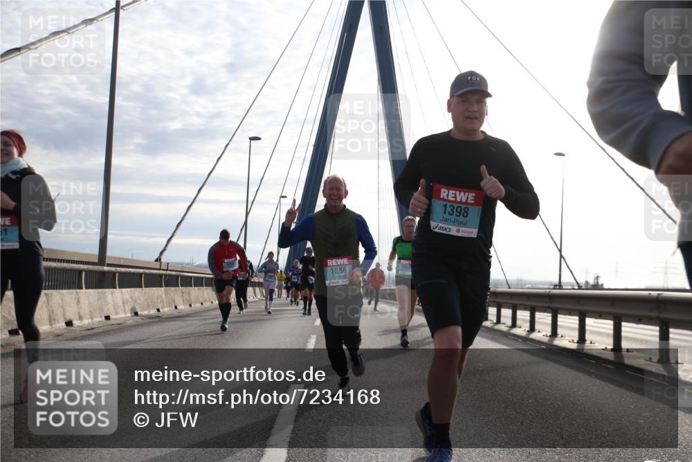 03.10.2024 - Köhlbrandbrückenlauf Jannik Wohlers http://msf.ph/oto/7234168 03.10.2024 09:25:34 Position 1 51, 1886, 1398 meine-sportfotos.de