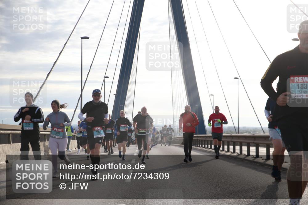 03.10.2024 - Köhlbrandbrückenlauf Jannik Wohlers http://msf.ph/oto/7234309 03.10.2024 09:25:38 Position 1 1324, 2018, 1652, 1292, 183 meine-sportfotos.de