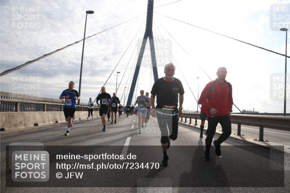 03.10.2024 - Köhlbrandbrückenlauf Jannik Wohlers http://msf.ph/oto/7234470 03.10.2024 09:25:42 Position 1 2018, 1303, 1479 meine-sportfotos.de