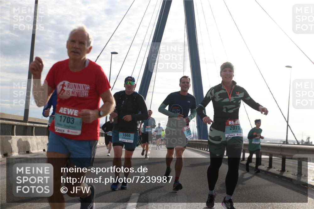 03.10.2024 - Köhlbrandbrückenlauf Jannik Wohlers http://msf.ph/oto/7239987 03.10.2024 09:25:55 Position 1 1703, 1666, 241, 2071 meine-sportfotos.de