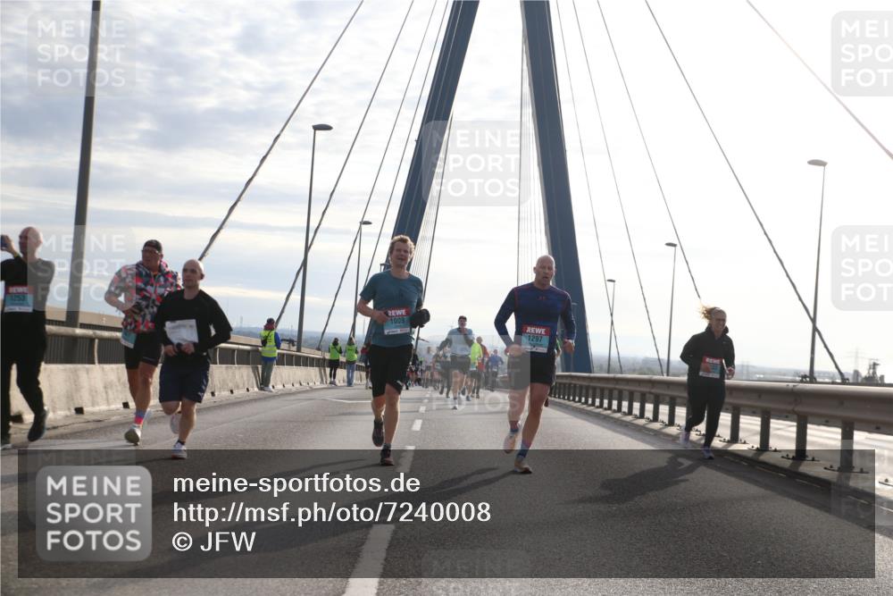 03.10.2024 - Köhlbrandbrückenlauf Jannik Wohlers http://msf.ph/oto/7240008 03.10.2024 09:25:57 Position 1 1253, 1009, 1297 meine-sportfotos.de