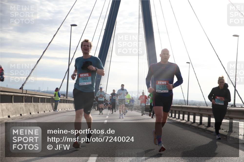 03.10.2024 - Köhlbrandbrückenlauf Jannik Wohlers http://msf.ph/oto/7240024 03.10.2024 09:25:58 Position 1 1009, 6, 1297, 1105 meine-sportfotos.de