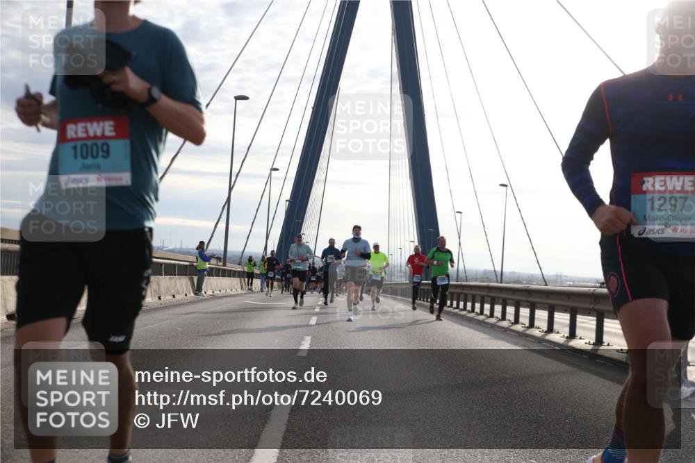 03.10.2024 - Köhlbrandbrückenlauf Jannik Wohlers http://msf.ph/oto/7240069 03.10.2024 09:25:59 Position 1 1009, 1297 meine-sportfotos.de