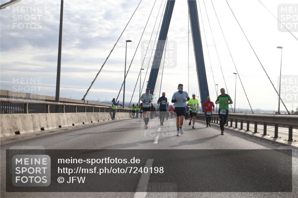 03.10.2024 - Köhlbrandbrückenlauf Jannik Wohlers http://msf.ph/oto/7240198 03.10.2024 09:26:01 Position 1  meine-sportfotos.de
