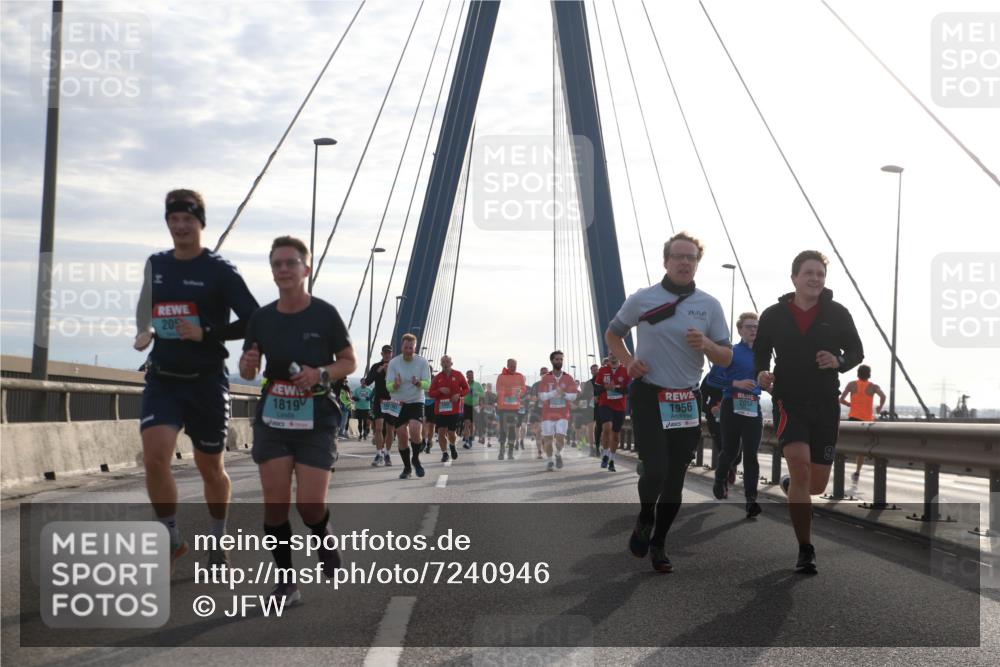 03.10.2024 - Köhlbrandbrückenlauf Jannik Wohlers http://msf.ph/oto/7240946 03.10.2024 09:26:10 Position 1 205, 1819, 1956, 2057 meine-sportfotos.de