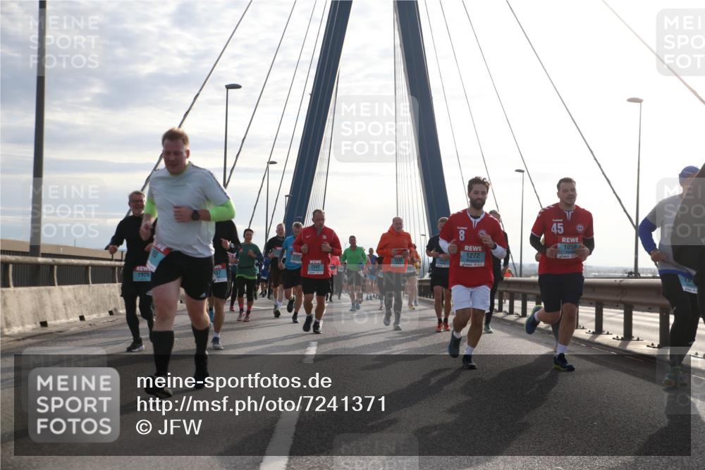 03.10.2024 - Köhlbrandbrückenlauf Jannik Wohlers http://msf.ph/oto/7241371 03.10.2024 09:26:14 Position 1 937, 1929, 1272, 45, 1050, 1539, 2101, 2042 meine-sportfotos.de