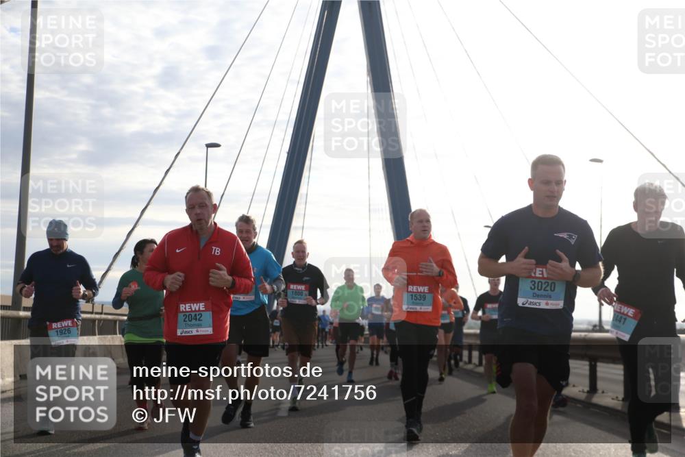 03.10.2024 - Köhlbrandbrückenlauf Jannik Wohlers http://msf.ph/oto/7241756 03.10.2024 09:26:17 Position 1 1926, 2042, 1800, 1539, 3020, 2441 meine-sportfotos.de
