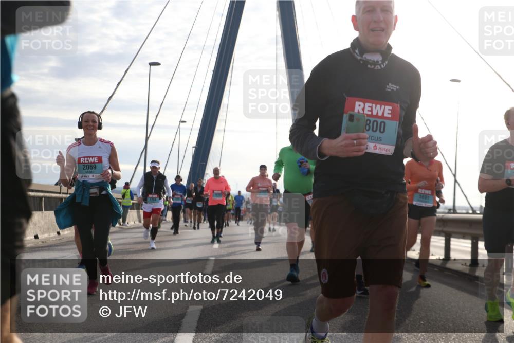 03.10.2024 - Köhlbrandbrückenlauf Jannik Wohlers http://msf.ph/oto/7242049 03.10.2024 09:26:19 Position 1 2069, 800, 1691 meine-sportfotos.de