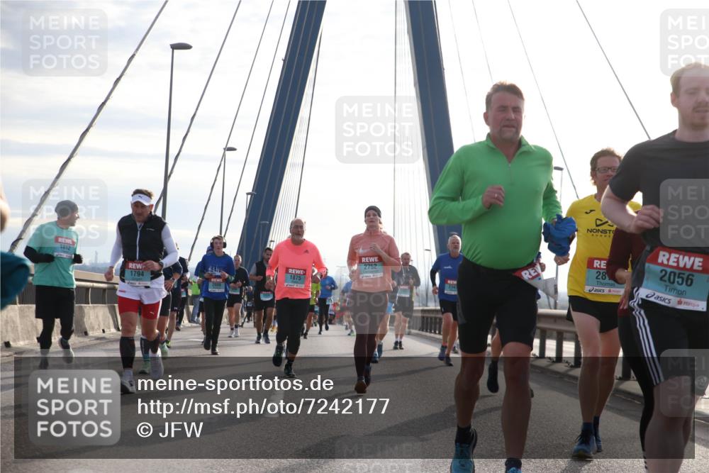 03.10.2024 - Köhlbrandbrückenlauf Jannik Wohlers http://msf.ph/oto/7242177 03.10.2024 09:26:20 Position 1 1812, 2752, 1794, 1875, 2000, 28, 2056 meine-sportfotos.de