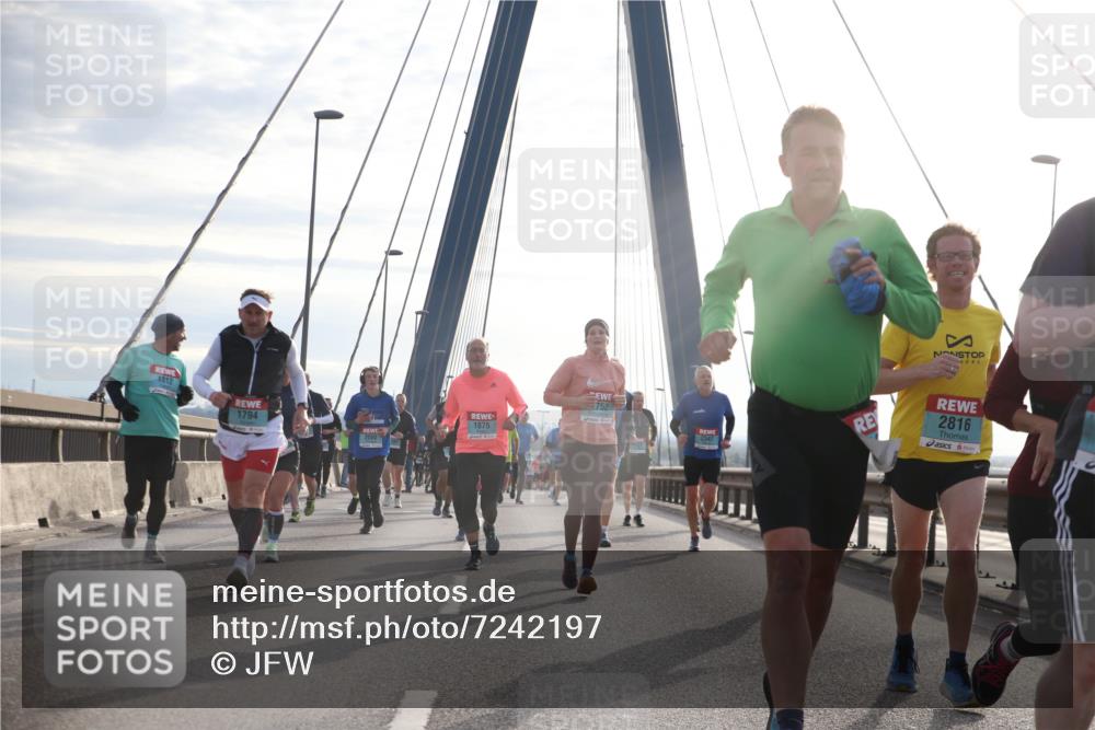 03.10.2024 - Köhlbrandbrückenlauf Jannik Wohlers http://msf.ph/oto/7242197 03.10.2024 09:26:21 Position 1 1812, 752, 1875, 2347, 1794, 2816 meine-sportfotos.de