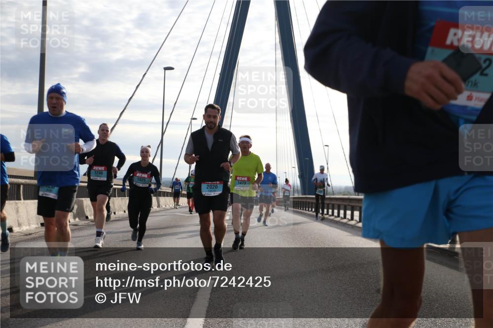 03.10.2024 - Köhlbrandbrückenlauf Jannik Wohlers http://msf.ph/oto/7242425 03.10.2024 09:26:27 Position 1 1296, 1825, 1473, 2020, 2 meine-sportfotos.de