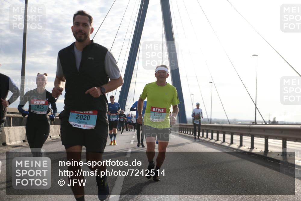 03.10.2024 - Köhlbrandbrückenlauf Jannik Wohlers http://msf.ph/oto/7242514 03.10.2024 09:26:28 Position 1 1825, 2020, 2078, 1473 meine-sportfotos.de