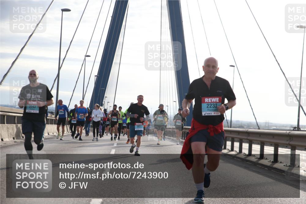 03.10.2024 - Köhlbrandbrückenlauf Jannik Wohlers http://msf.ph/oto/7243900 03.10.2024 09:26:33 Position 1 3543, 2017, 2233 meine-sportfotos.de