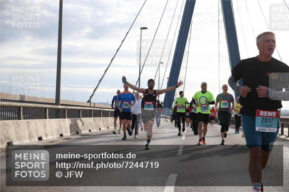 03.10.2024 - Köhlbrandbrückenlauf Jannik Wohlers http://msf.ph/oto/7244719 03.10.2024 09:26:37 Position 1 2446, 1899, 1451, 3236, 1974, 2017 meine-sportfotos.de