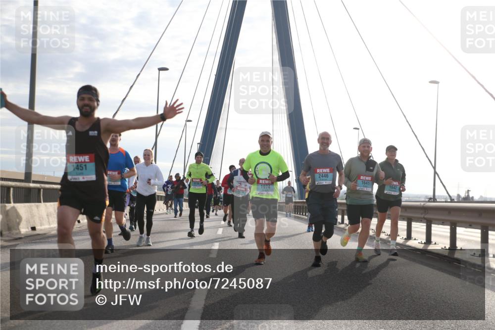 03.10.2024 - Köhlbrandbrückenlauf Jannik Wohlers http://msf.ph/oto/7245087 03.10.2024 09:26:39 Position 1 1451, 2446, 1641, 1642, 3236, 3, 1974, 1874 meine-sportfotos.de