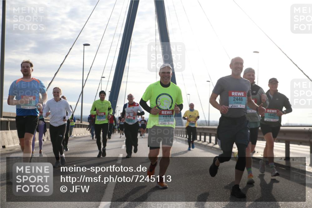 03.10.2024 - Köhlbrandbrückenlauf Jannik Wohlers http://msf.ph/oto/7245113 03.10.2024 09:26:40 Position 1 39, 3236, 1974, 2446, 1874, 1642 meine-sportfotos.de
