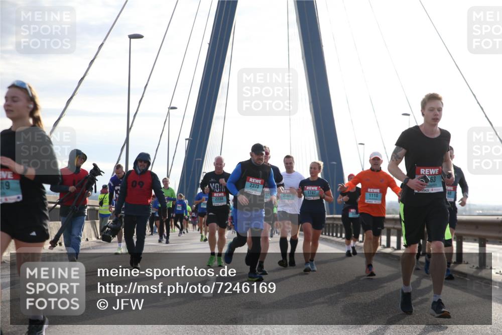 03.10.2024 - Köhlbrandbrückenlauf Jannik Wohlers http://msf.ph/oto/7246169 03.10.2024 09:26:47 Position 1 19, 09, 2238, 2373, 1110, 1747, 3591, 63 meine-sportfotos.de