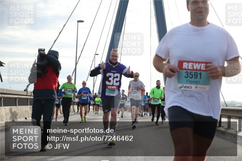 03.10.2024 - Köhlbrandbrückenlauf Jannik Wohlers http://msf.ph/oto/7246462 03.10.2024 09:26:51 Position 1 1265, 2088, 32, 1259, 1735, 1288, 3591 meine-sportfotos.de