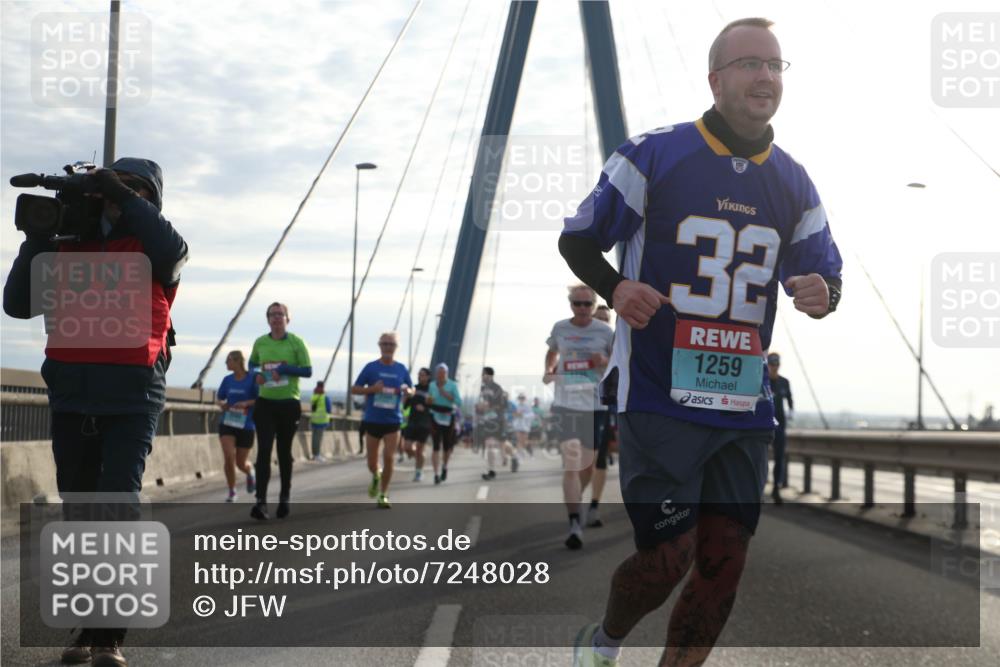 03.10.2024 - Köhlbrandbrückenlauf Jannik Wohlers http://msf.ph/oto/7248028 03.10.2024 09:26:53 Position 1 09, 1735, 32, 1259 meine-sportfotos.de