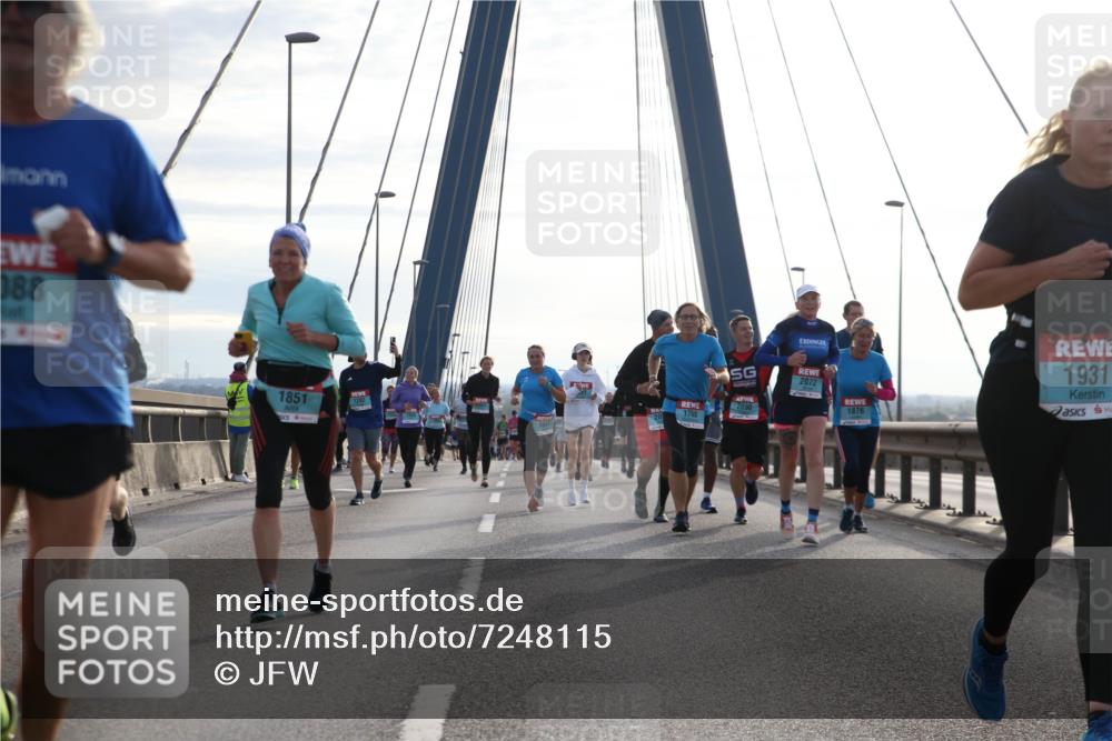 03.10.2024 - Köhlbrandbrückenlauf Jannik Wohlers http://msf.ph/oto/7248115 03.10.2024 09:26:56 Position 1 388, 1851, 1282, 1798, 1876, 1931, 2072 meine-sportfotos.de