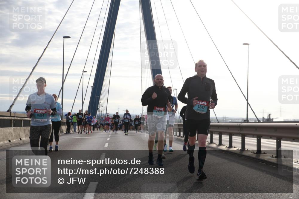 03.10.2024 - Köhlbrandbrückenlauf Jannik Wohlers http://msf.ph/oto/7248388 03.10.2024 09:27:06 Position 1 361, 1684, 1342, 1746 meine-sportfotos.de