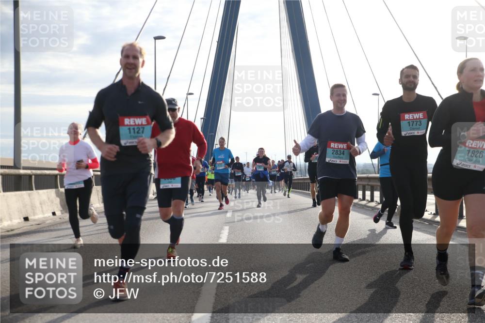 03.10.2024 - Köhlbrandbrückenlauf Jannik Wohlers http://msf.ph/oto/7251588 03.10.2024 09:27:26 Position 1 1127, 2112, 2834, 1773, 1826 meine-sportfotos.de